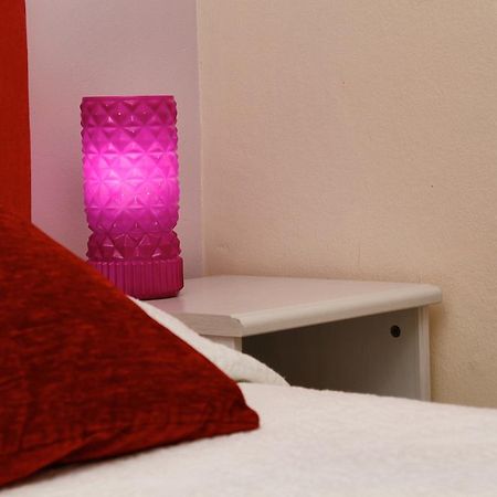 Stopbarcelona Universidad Apartments ภายนอก รูปภาพ