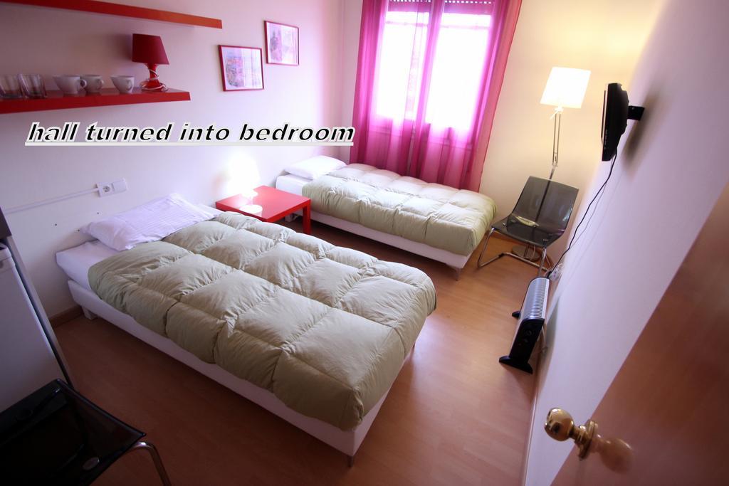 Stopbarcelona Universidad Apartments ภายนอก รูปภาพ