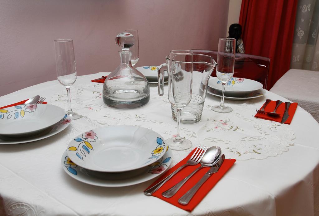 Stopbarcelona Universidad Apartments ภายนอก รูปภาพ