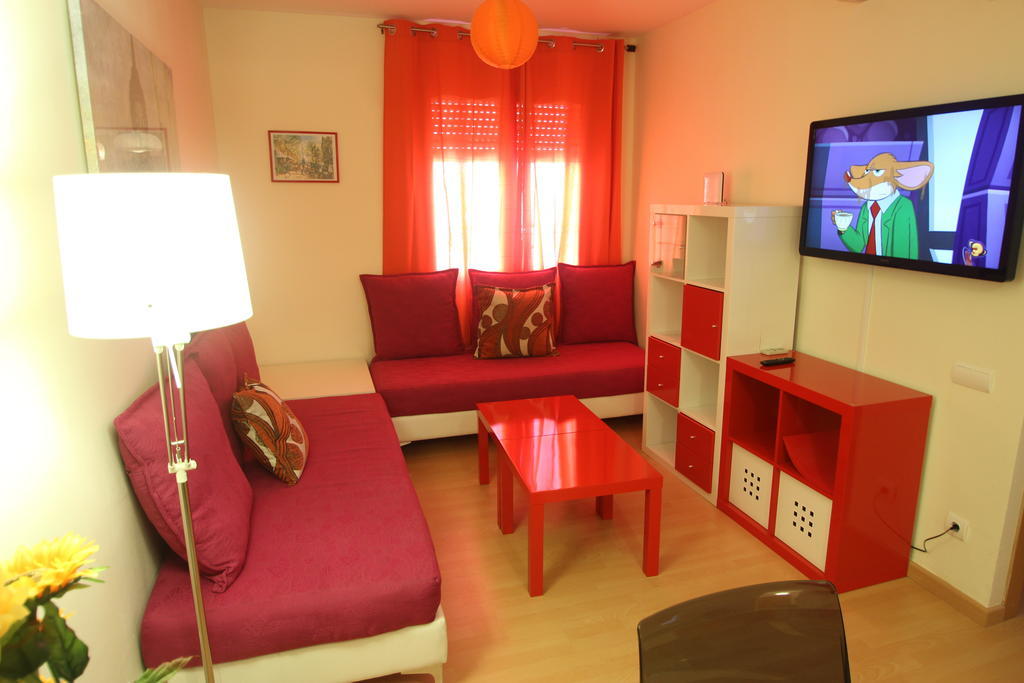 Stopbarcelona Universidad Apartments ภายนอก รูปภาพ