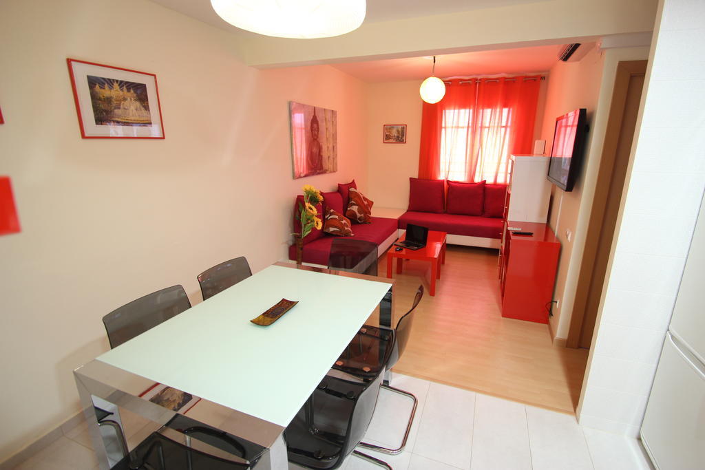 Stopbarcelona Universidad Apartments ภายนอก รูปภาพ
