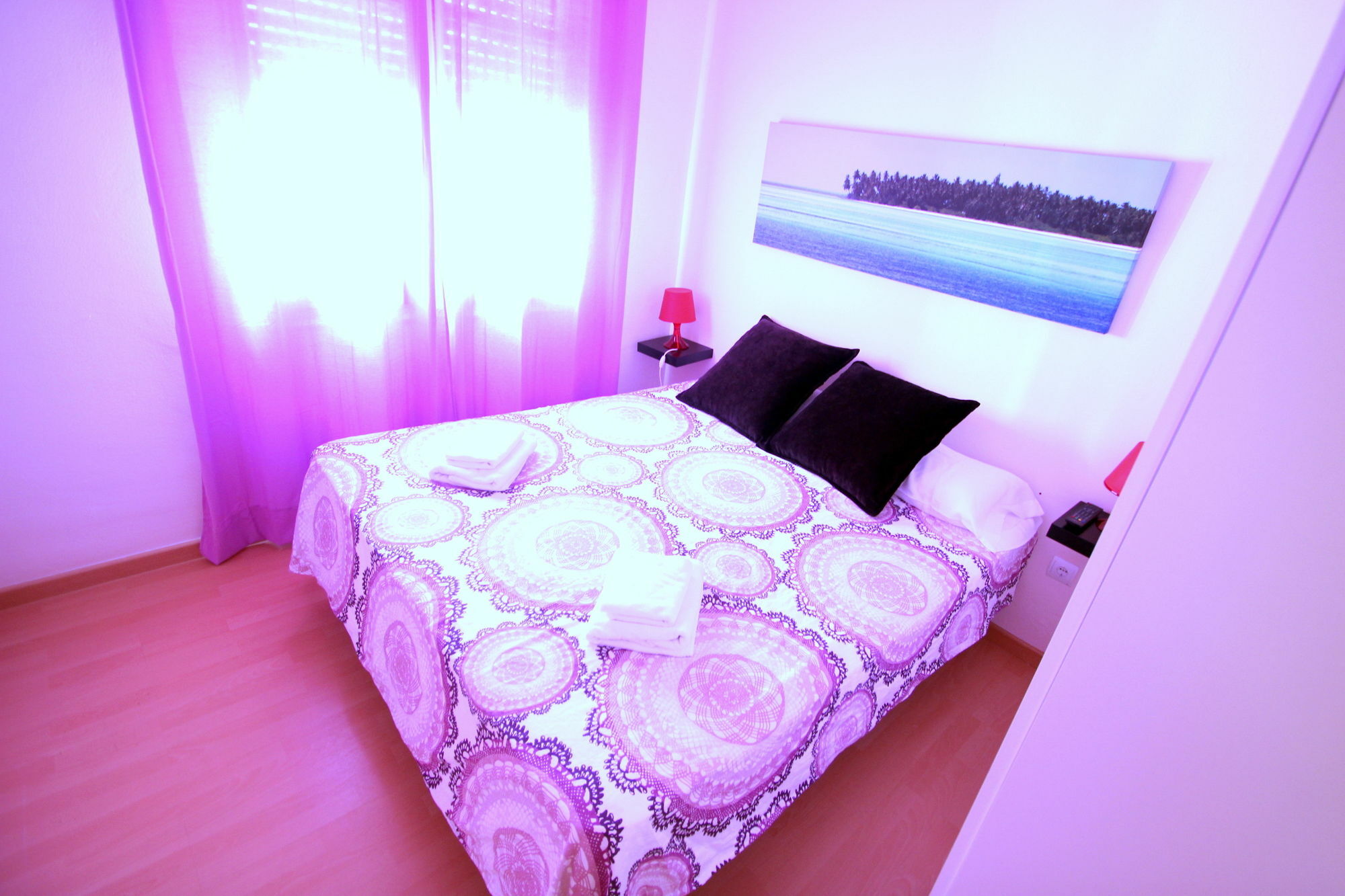 Stopbarcelona Universidad Apartments ภายนอก รูปภาพ
