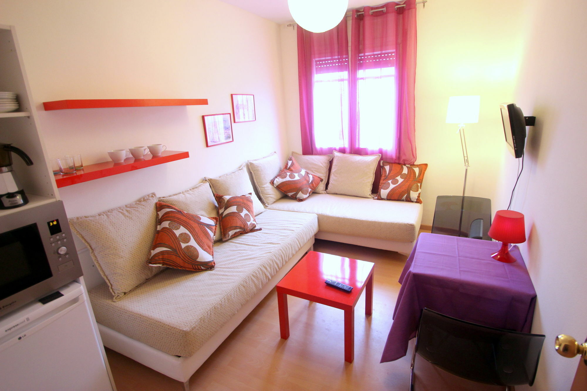 Stopbarcelona Universidad Apartments ภายนอก รูปภาพ